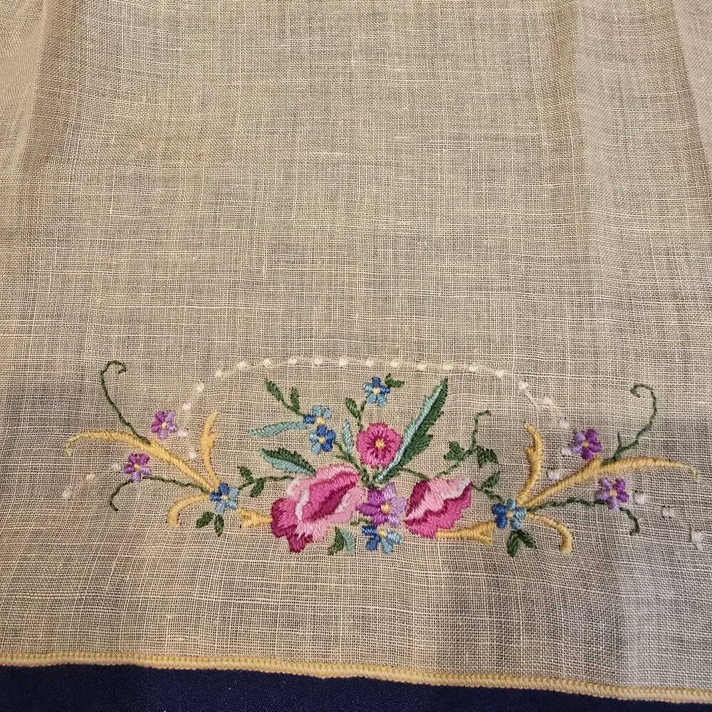 Hand Towel Yellow Linen Flowers Embroidery 1950s MCM Vintage